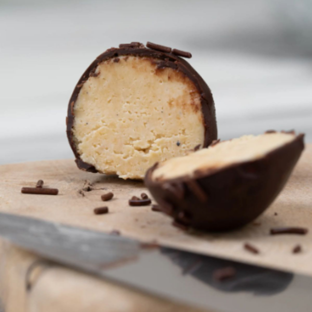Shortbread Cheesecake Truffles